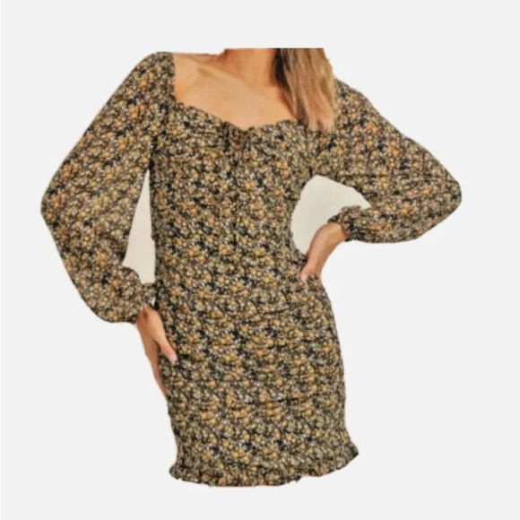 Lush‎ Black Ruched Sheath Mini Dress Size Small Yellow
Sweetheart Ruffle NEW - Picture 9 of 16